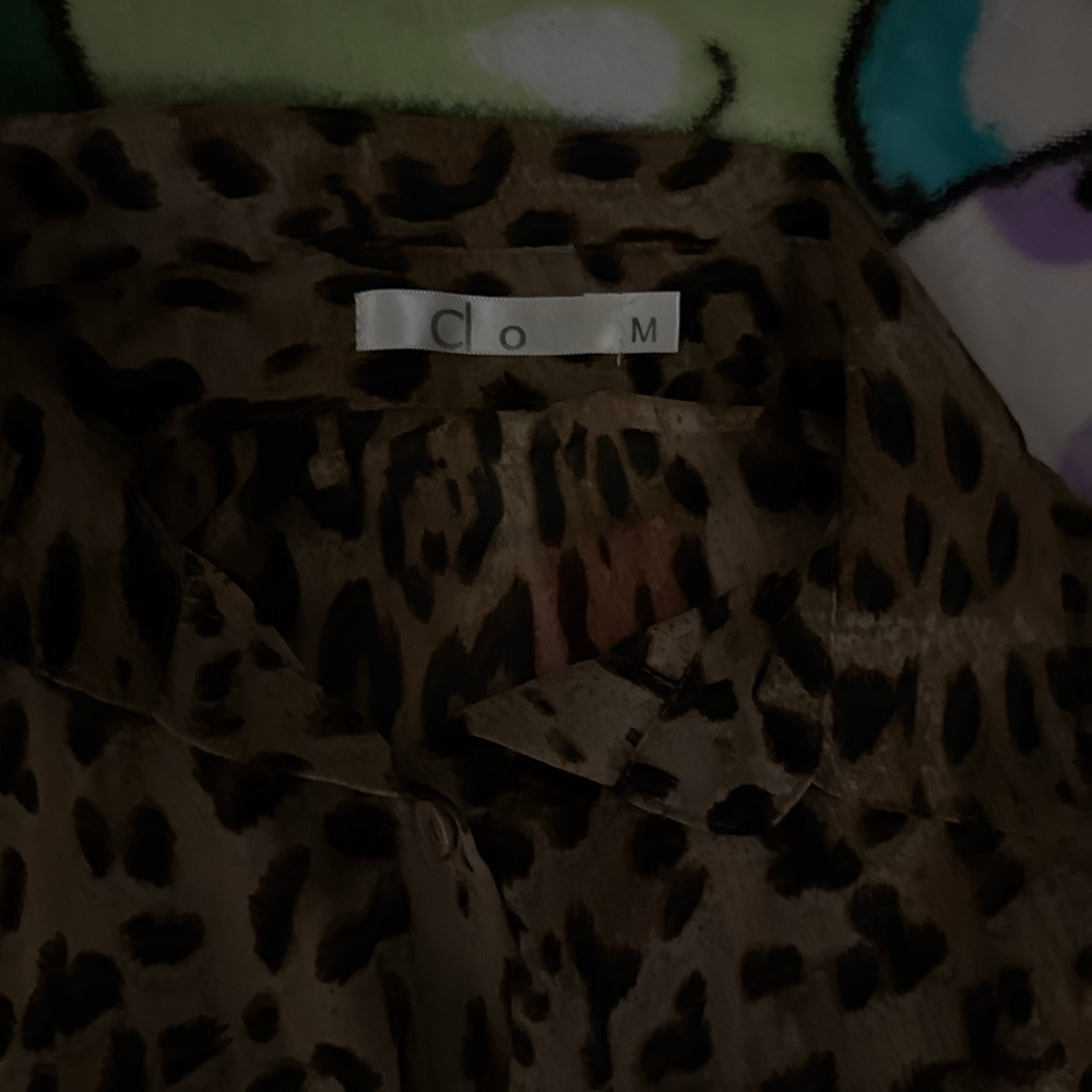 Leopard button up - Picture 5 of 5